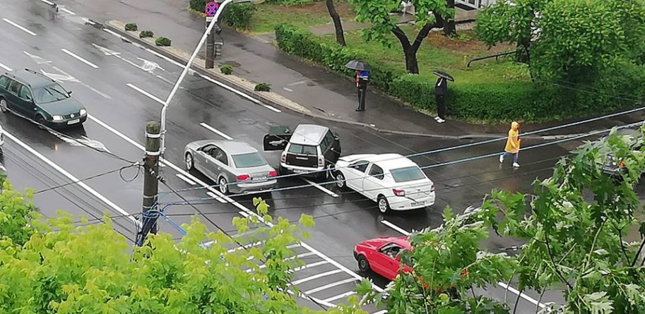 Tamponare pe carosabil umed