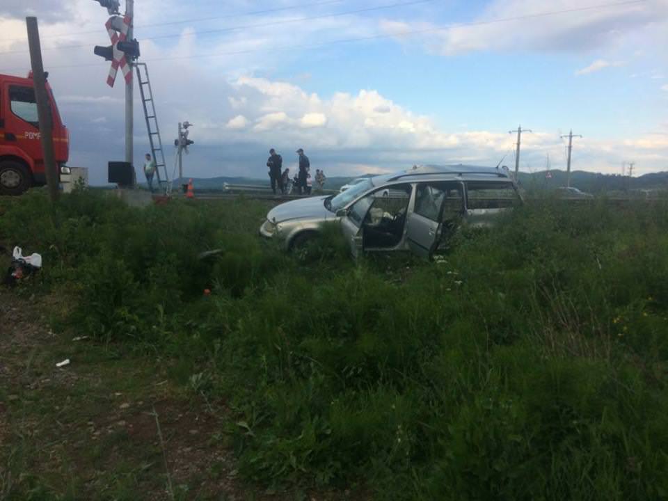 Cumplit: patru tinere din Maramureș au murit după ce mașina în care se aflau a fost lovită de tren