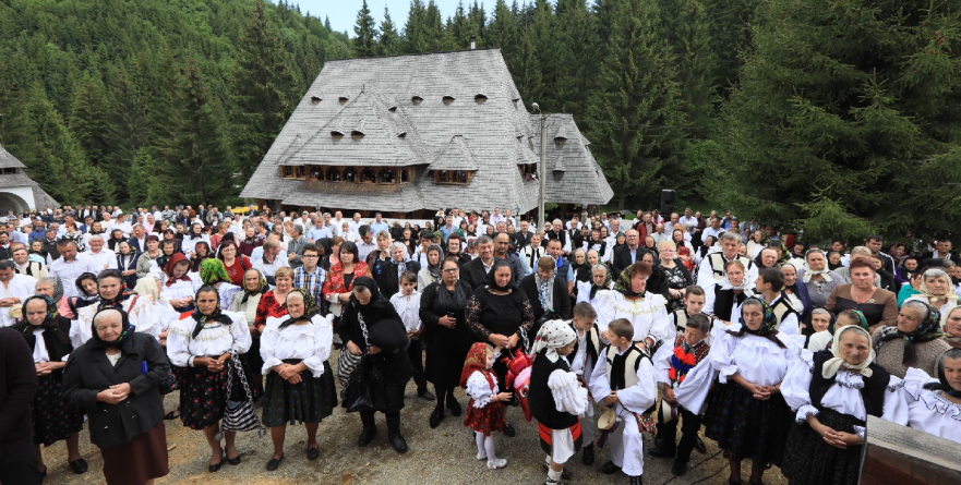 Hramul Mănăstirii Budeşti (GALERIE FOTO)