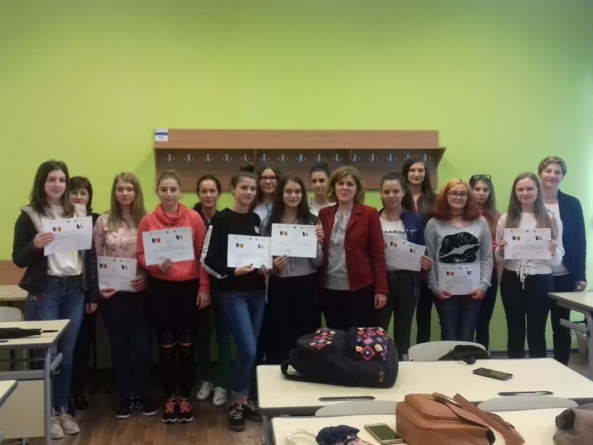 Promisiuni de premii în bani, de la bugetul local, pentru elevii cu rezultate foarte bune la învățătură