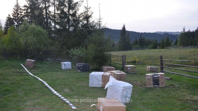 Cum aud împușcături, unii contrabandiști sar în Tisa de parcă ar crede că se dă startul la vreun concurs de înot