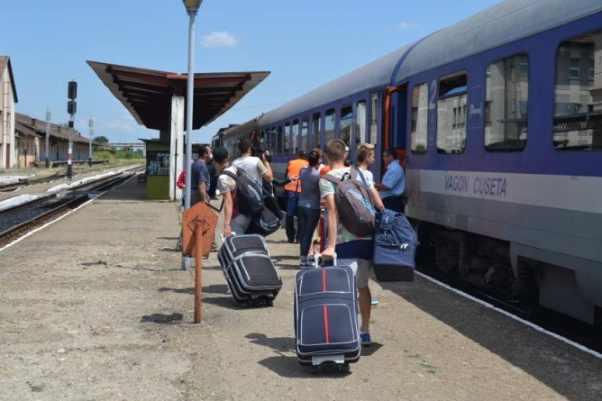 Trenul direct pe ruta Baia Mare – Mangalia se pune mai greu în mișcare anul acesta
