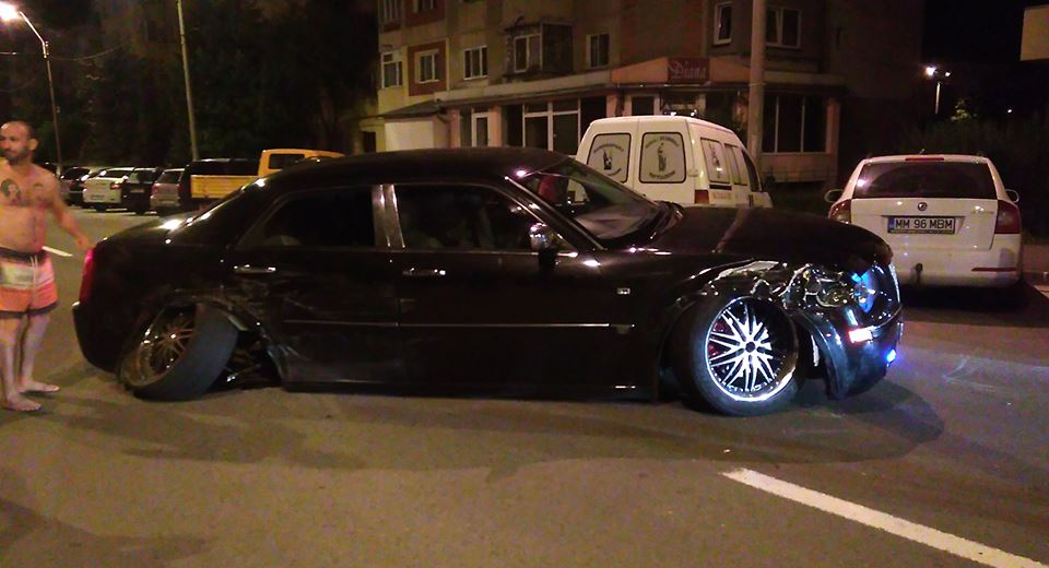 Bilanț rutier de duminică: biciclist accidentat și mașini avariate