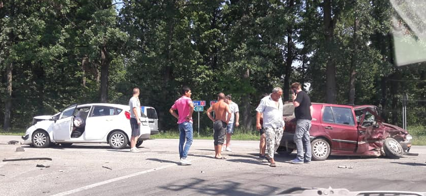 Intersecția spre Hideaga, loc tradițional pentru accidente (GALERIE FOTO)