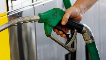 În luna august, benzina şi motorina s-au ieftinit cu 6 – 9 bani pe litru
