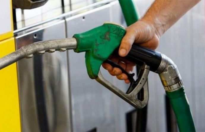 În luna august, benzina şi motorina s-au ieftinit cu 6 – 9 bani pe litru