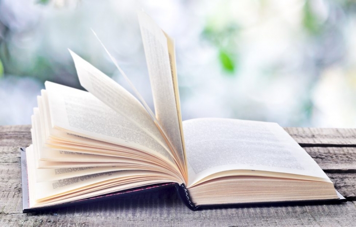 „Miercurea de poezie” se desfășoară online; Dacă iubiți lirica românească contemporană sunteți invitați să urmăriți manifetarea