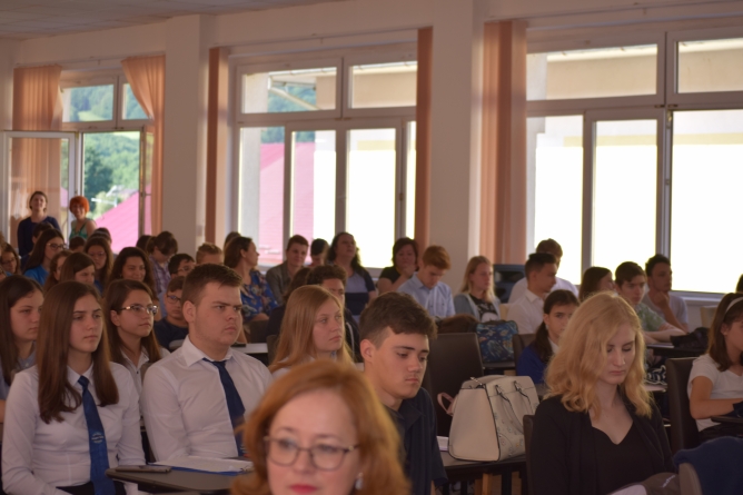 O sută de lucrări au fost prezentate în cadrul proiectului regional ”Dincolo de științe”