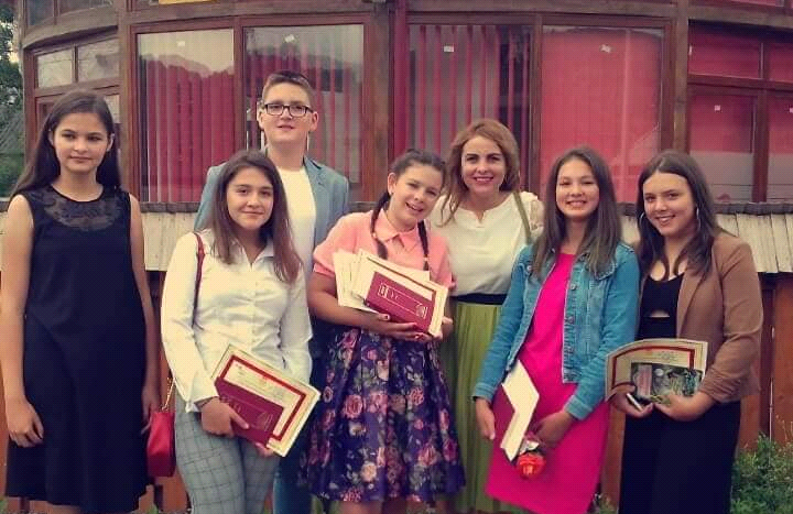 O zi încărcată de emoții, flori, zâmbete și diplome