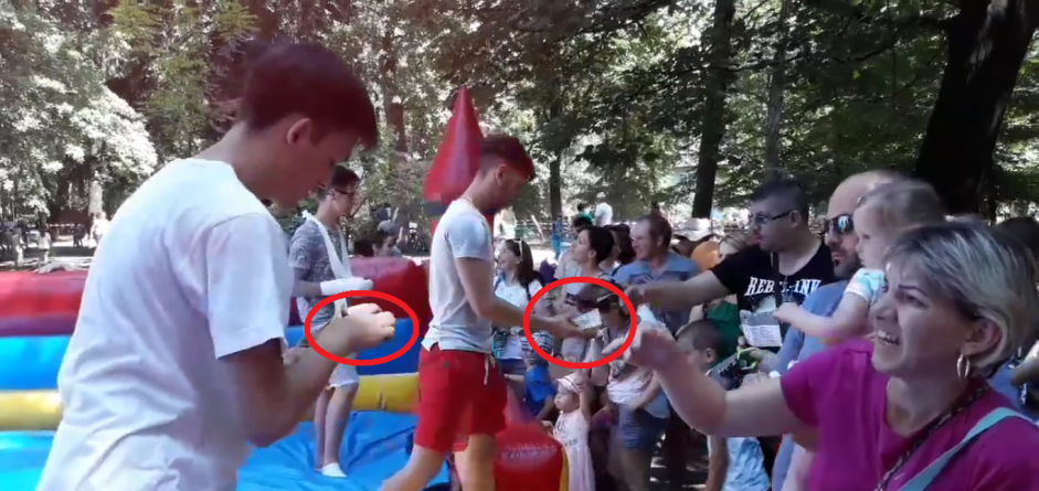 CIUDĂȚENIE. De ce s-au încasat bani pentru accesul copiilor la toboganul gonflabil?  (GALERIE FOTO)