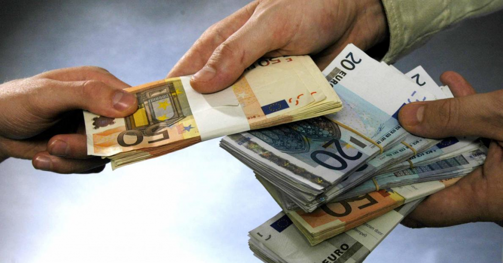 Maramureșean reținut pentru înșelăciune și șantaj; A țepuit o femeie cu 13.750 euro