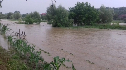 Vremea se menține capricioasă în Maramureș: Tisa rămâne sub cod roșu de inundații. Coduri portocalii și galbene, în vigoare, în județ