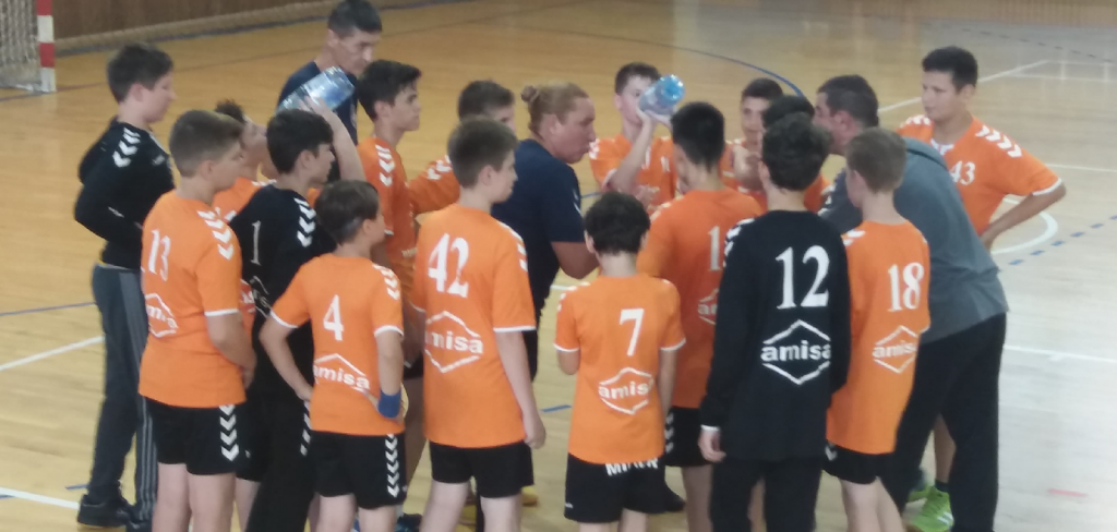 AH Minaur e cu un pas în semifinala campionatului național la juniori IV