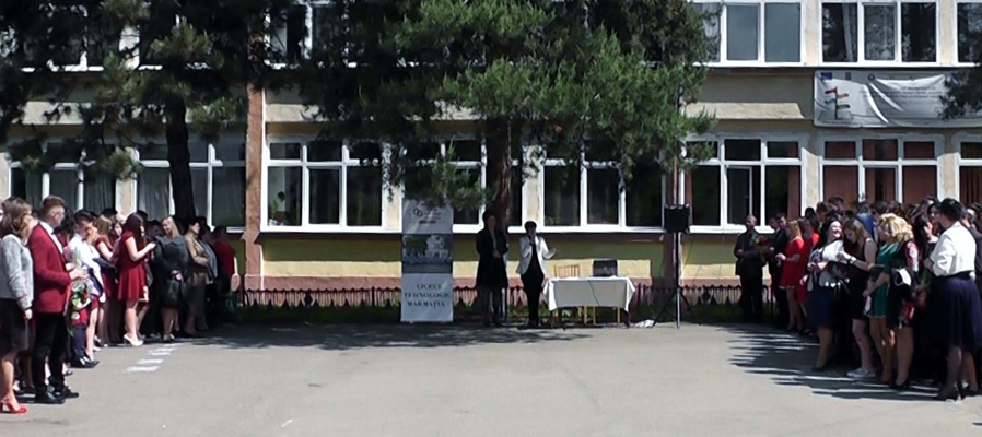 Telefonia mobilă a mai eliminat  trei candidați de la bac