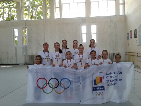 Repetiție pentru campionatul național de gimnastică ritmică
