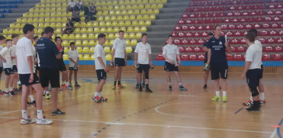 A început a doua ediție a taberei de handbal „Valentin Ghionea”