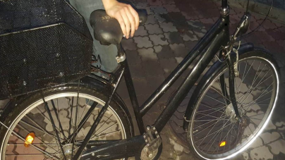 Hoți tineri, prinși pe bandă rulantă