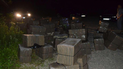 În pădurea de la graniță au apărut țigările precum ciupercile după ploaie