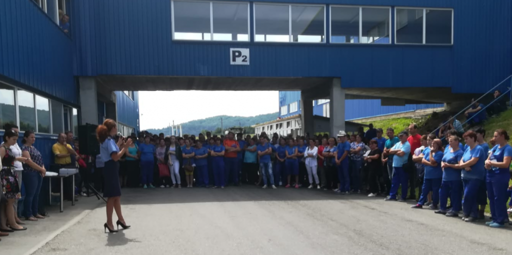 Brigada mobilă a descins la… fabrica de mobilă