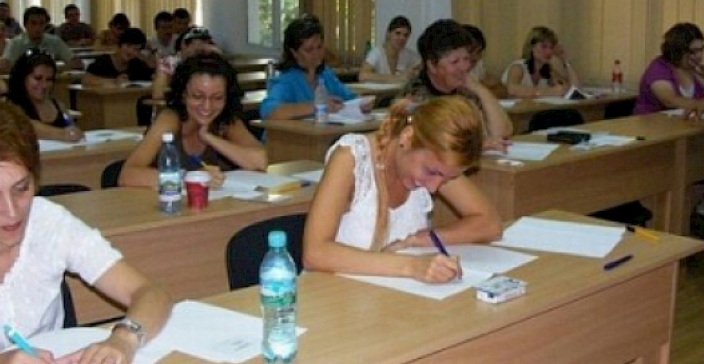 Doi dascăli eliminați de la examenul de titularizare