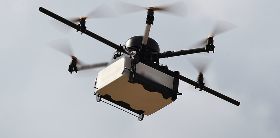 Țigări de contrabandă transportate cu drona