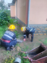 Curți inundate în Buciumi și Târgu Lăpuș