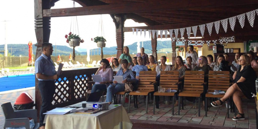 Un șef de poliție căsătorit are întâlniri cu alte mămici