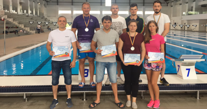 Au dat din mâini și picioare, dar au venit acasă cu trei medalii