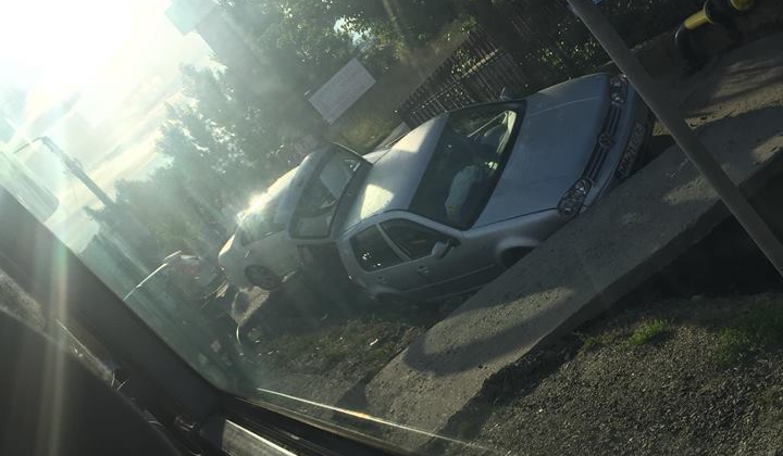 Parcări ciudate  în Recea (GALERIE FOTO)