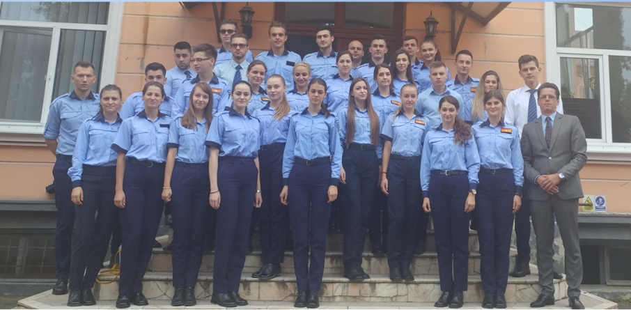 Studentele de la Academia de Poliție predomină grupul care face practica la IPJ Maramureș