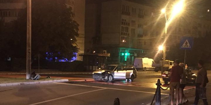 Care-i sensul stâlpului din sensul giratoriu?