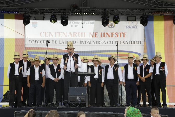 Sărbătoare cu fiii satului la Ieud (GALERIE FOTO)