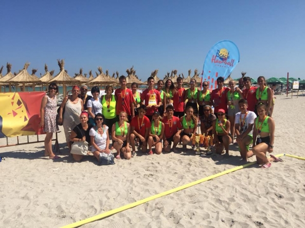 Argint și bronz pentru Baia Mare la campionatul național de handbal pe plajă (GALERIE FOTO)