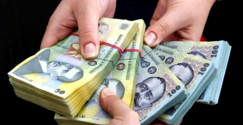 Un băimărean a trimis 122.500 RON unei femei care s-a dat drept ofițer din armata SUA