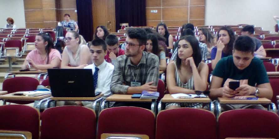 Elevii fac propuneri pentru pentru noua Lege a educației