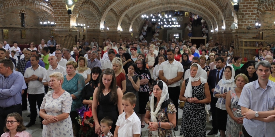 Îndemn episcopal: ”Să trăim astfel ca să nu-L pierdem pe Dumnezeu” (GALERIE FOTO)