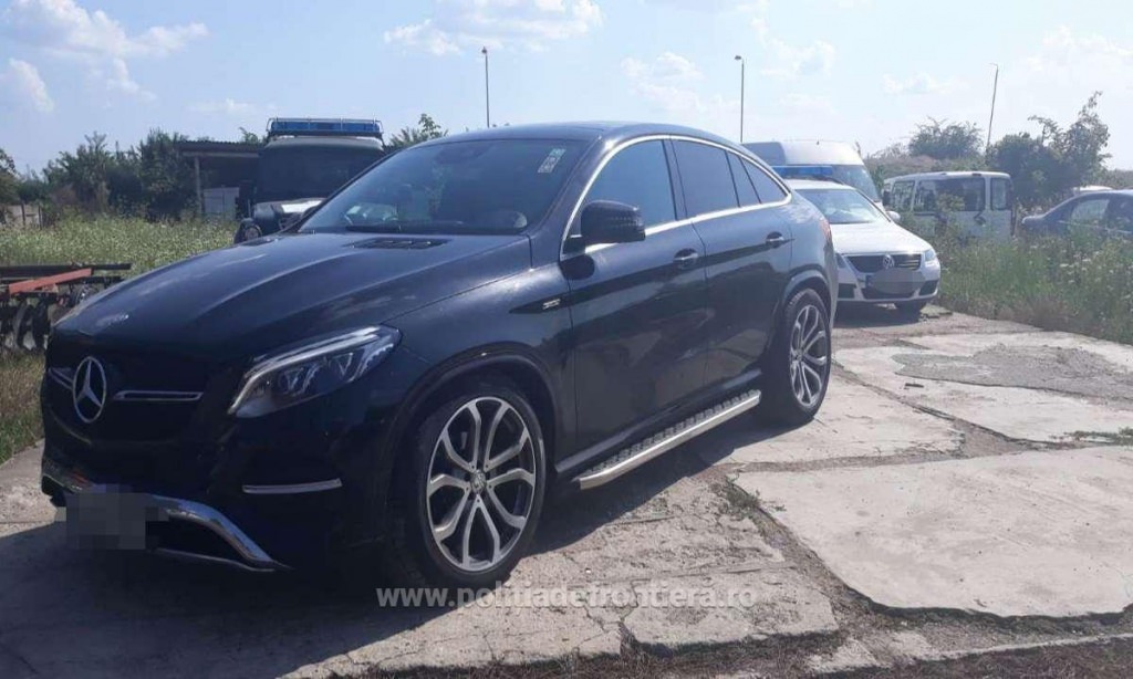 Două mașini Mercedes furate din străinătate au fost recuperate de lucrători ai ITPF Sighet