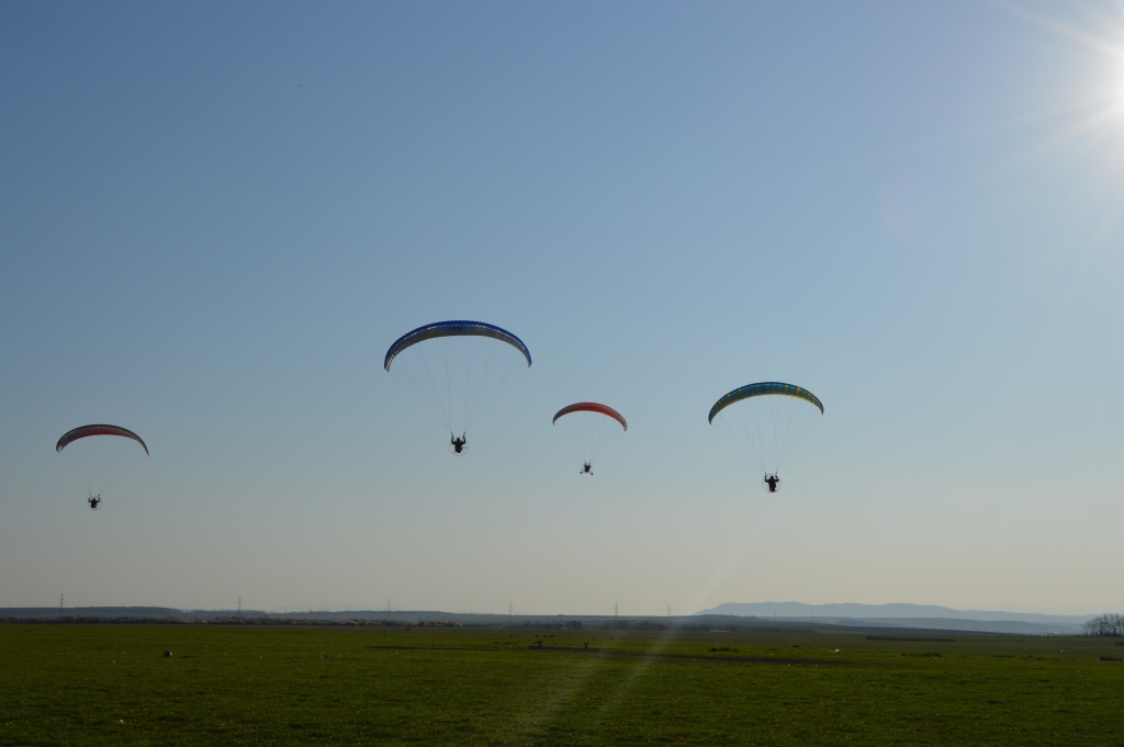 Maramureș plai cu zbor – haideți la paramotor!