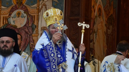 Episcopul Iustin: ”Întoarceți-vă acasă, pentru că ni se pustiesc satele”