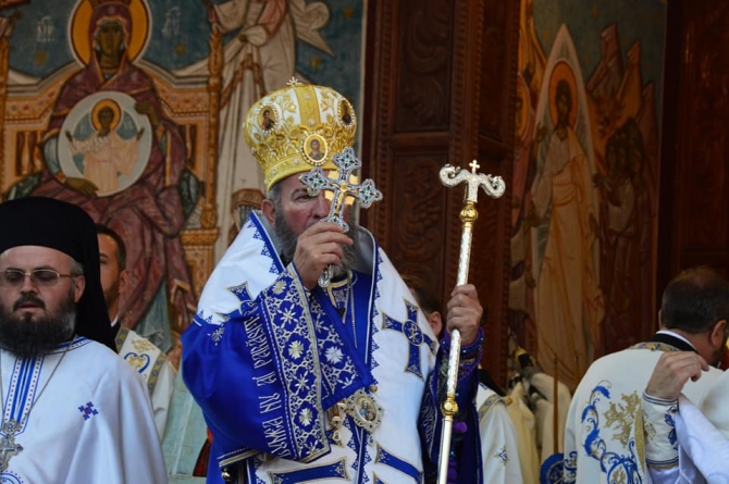 Episcopul Iustin: ”Întoarceți-vă acasă, pentru că ni se pustiesc satele”