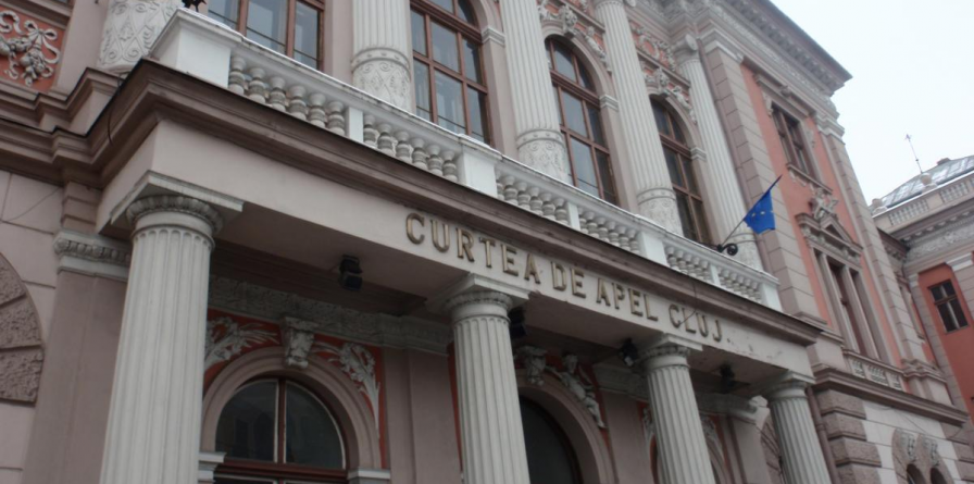 Pentru luare de mită, un medic primar și o asistentă din Maramureș au primit la Cluj condamnări cu suspendare