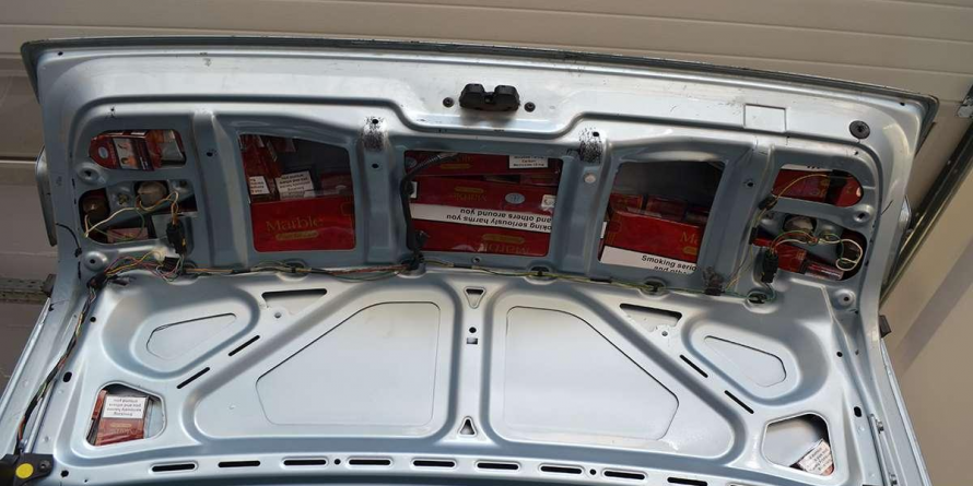 Mașină capitonată cu țigări de contrabandă (VIDEO)