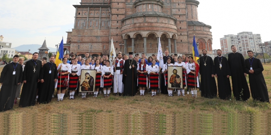 85 de tineri din episcopia noastră au plecat la  Întâlnirea Internațională a Tinerilor Ortodocşi de la Sibiu