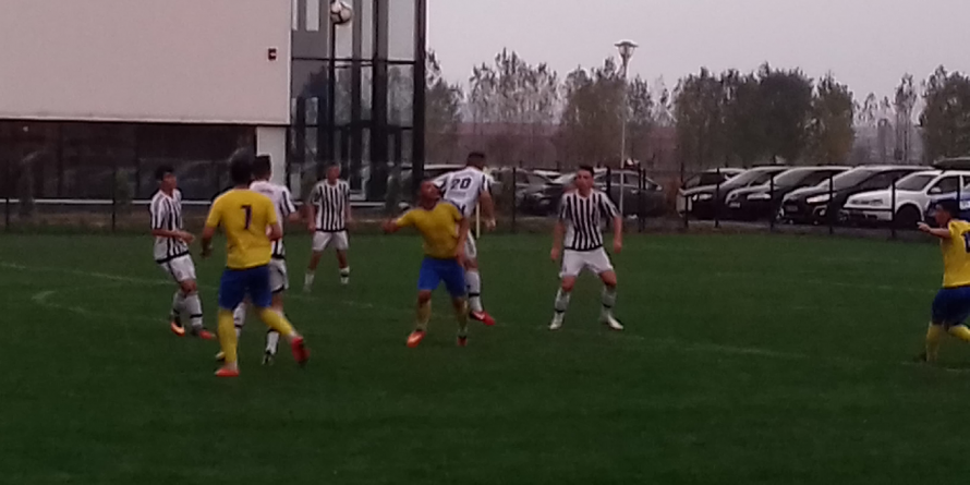 Recea la un punct în urma Minerului