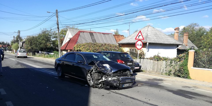 Amplă dezbatere provocată de o tamponare în Tăuții de Sus (GALERIE FOTO)
