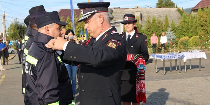 De 13 septembrie, pompieri avansați la gradul următor (GALERIE FOTO)