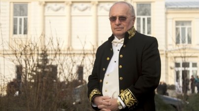 La centenarul Colegiului Național ”Gheorghe Șincai”, amfiteatrul acestuia va primi numele ”Augustin Buzura”