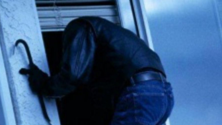 Sezonul concediilor: Polițiștii vă reamintesc câteva măsuri preventive care pot ține hoții la distanță