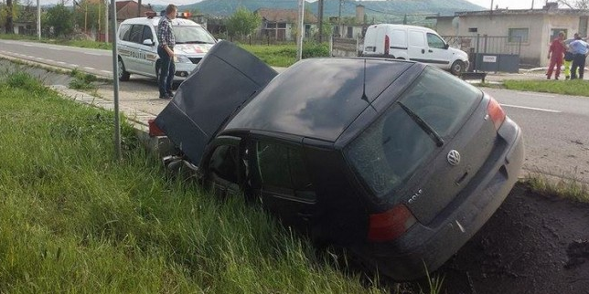 Șoferul băut a scăpat nevătămat, pasagerul a ajuns la spital