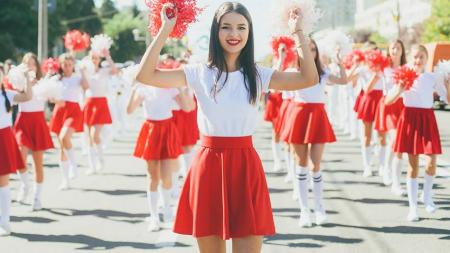 Parada Castanelor are loc sâmbătă, ora 13